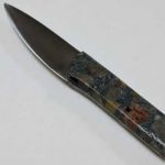 ボロボロのシャベルとコンクリート屑で切れ味抜群のナイフを作るカナダ人に世界が驚嘆！！！