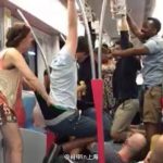 上海の地下鉄で大暴れする酔っ払い外国人