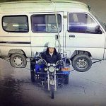 【中国】原付で自動車を運ぶ金正雲似の男が監視カメラに捉えられたことに対する海外の反応