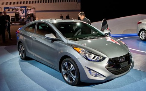 2013-Hyundai-Elantra-Coupe-front-three-quarters